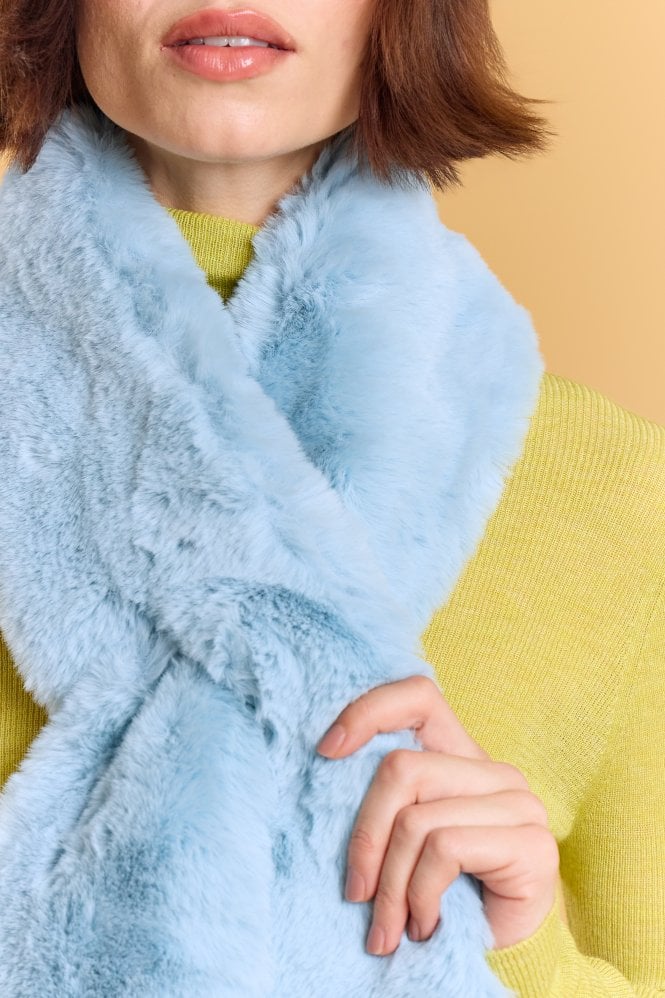 JAYLEY Baby Blue Faux Fur Scarf 