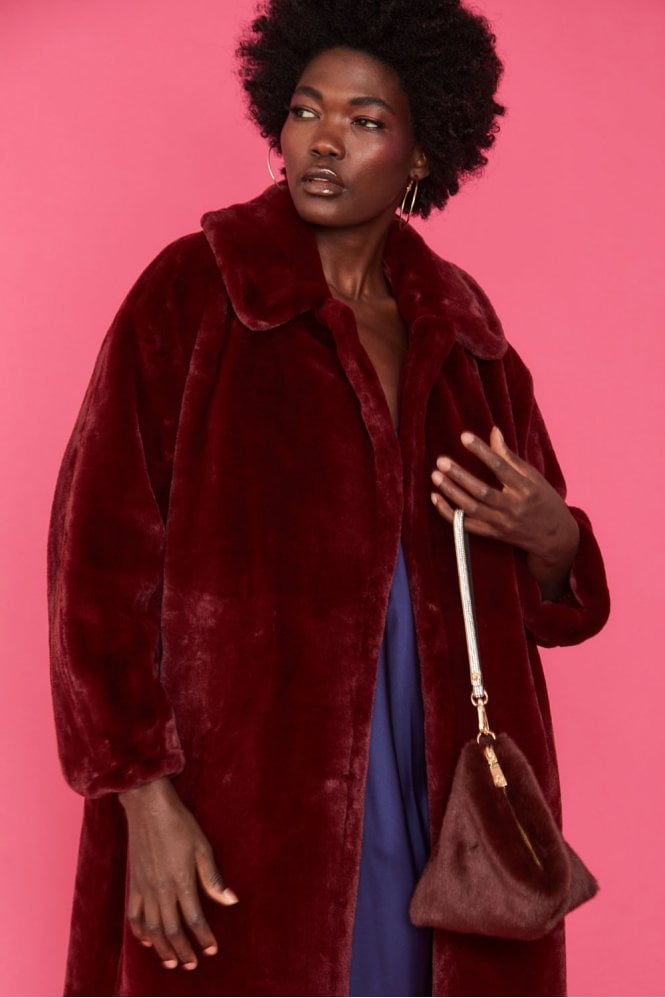 JAYLEY Burgundy Pyramid Faux Fur Bag