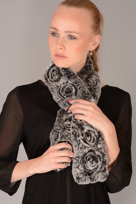 JAYLEY Coney Fur Scarf with Three Roses