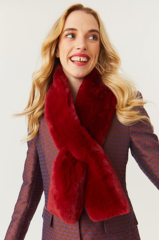 JAYLEY Red Faux Fur Keyhole Scarf