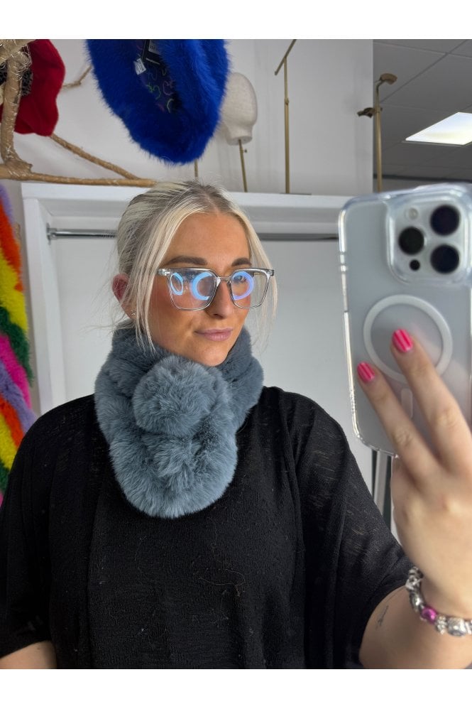 JAYLEY Grey Faux Fur Scarf