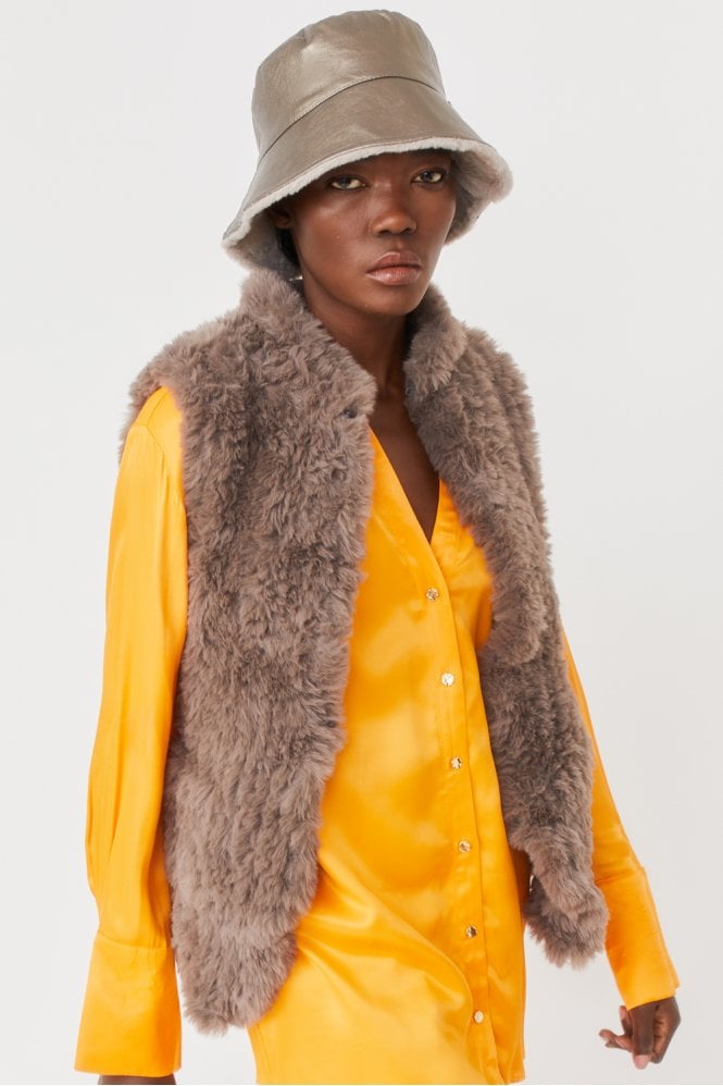 JAYLEY Mocha Hand Knitted Faux Fur Vest