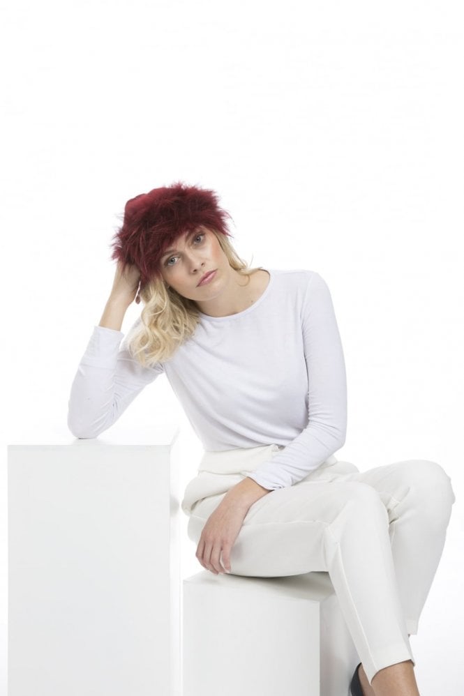 JAYLEY Red Cherry Knitted Hat With Opulent Fur Finish