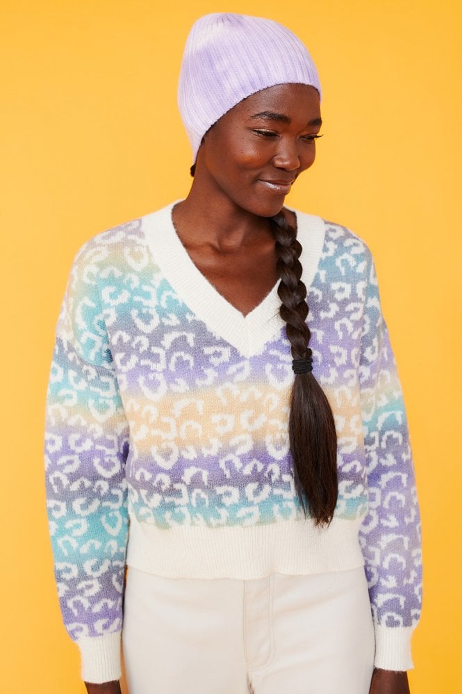 JAYLEY Tie Dye Beanie Hat in Purple and White